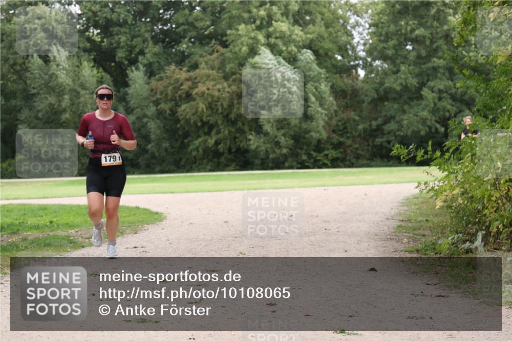 30.08.2026 - Elbe Triathlon Hamburg Antke Förster http://msf.ph/oto/10108065 30.08.2026 14:28:38 Laufen 1791 meine-sportfotos.de