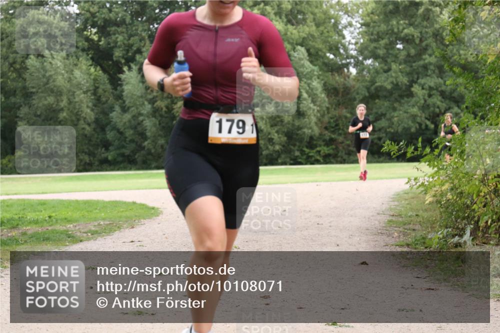 30.08.2026 - Elbe Triathlon Hamburg Antke Förster http://msf.ph/oto/10108071 30.08.2026 14:28:41 Laufen 1791 meine-sportfotos.de