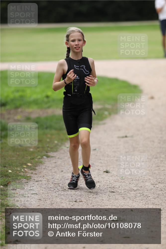 30.08.2026 - Elbe Triathlon Hamburg Antke Förster http://msf.ph/oto/10108078 30.08.2026 12:57:42 Laufen  meine-sportfotos.de