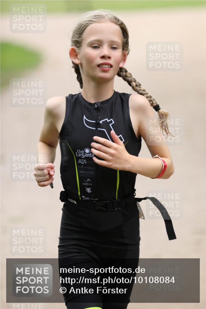 30.08.2026 - Elbe Triathlon Hamburg Antke Förster http://msf.ph/oto/10108084 30.08.2026 12:57:44 Laufen  meine-sportfotos.de