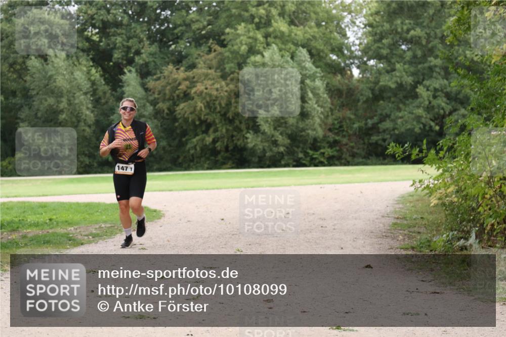 30.08.2026 - Elbe Triathlon Hamburg Antke Förster http://msf.ph/oto/10108099 30.08.2026 14:29:03 Laufen 1471 meine-sportfotos.de
