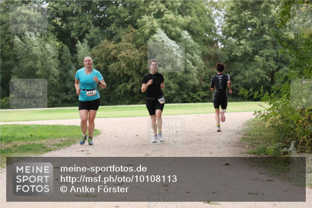 30.08.2026 - Elbe Triathlon Hamburg Antke Förster http://msf.ph/oto/10108113 30.08.2026 14:29:43 Laufen 1421, 15 meine-sportfotos.de