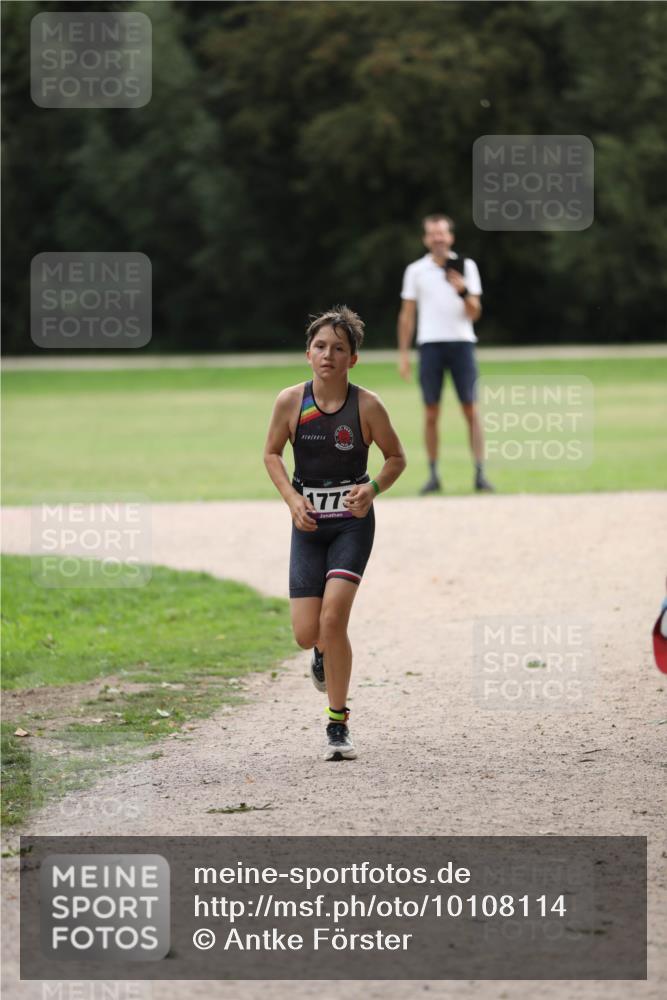 30.08.2026 - Elbe Triathlon Hamburg Antke Förster http://msf.ph/oto/10108114 30.08.2026 12:58:29 Laufen 1773 meine-sportfotos.de