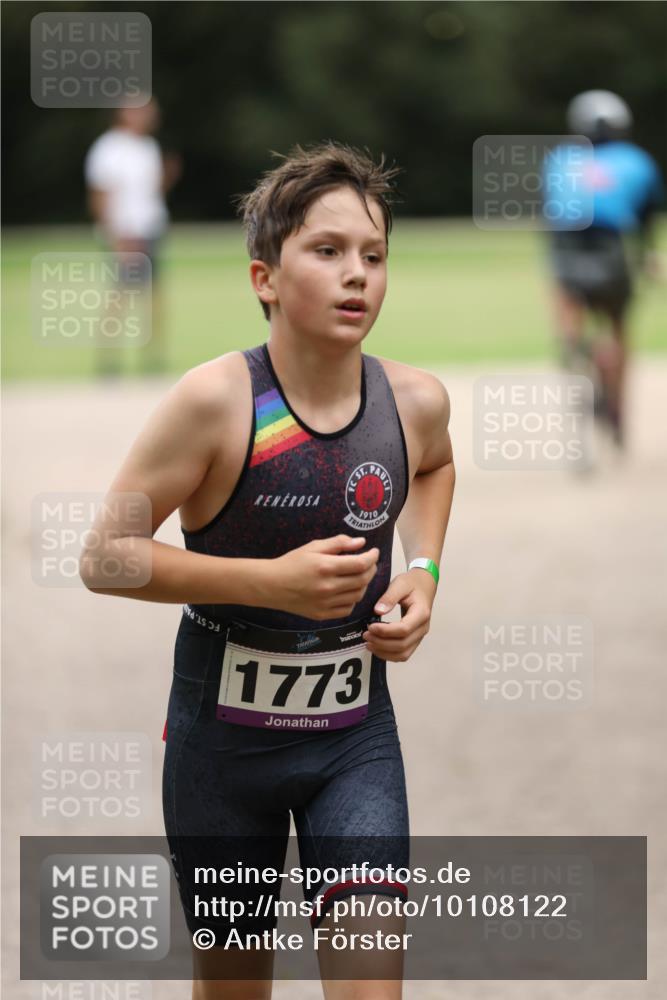 30.08.2026 - Elbe Triathlon Hamburg Antke Förster http://msf.ph/oto/10108122 30.08.2026 12:58:32 Laufen 1910, 1773 meine-sportfotos.de