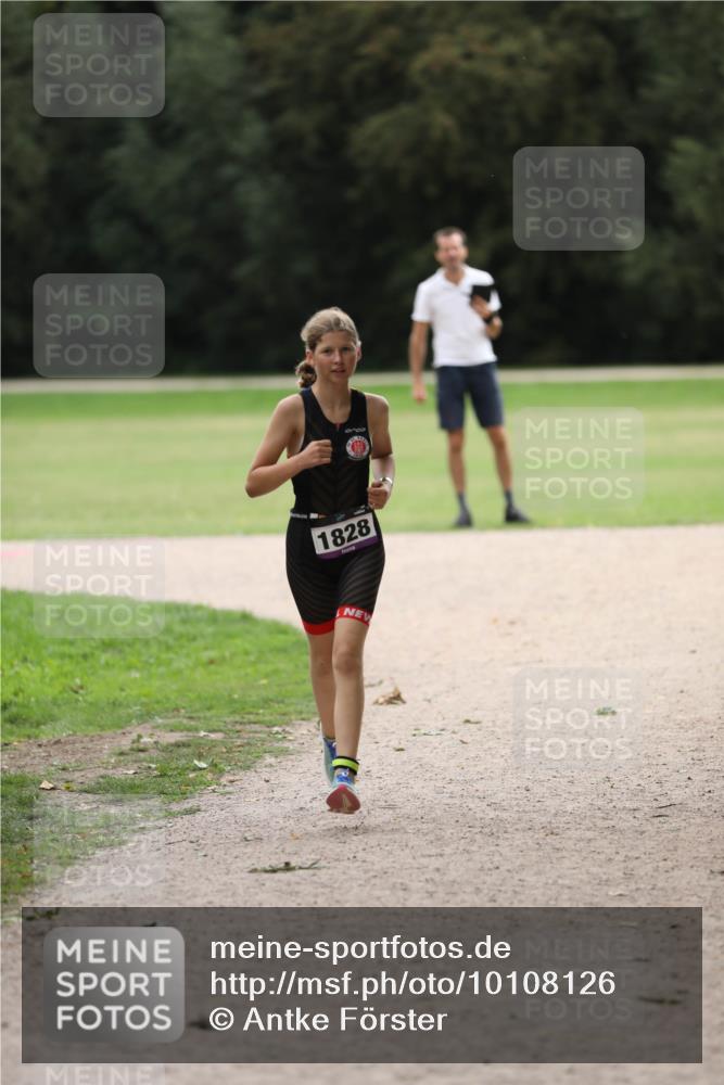 30.08.2026 - Elbe Triathlon Hamburg Antke Förster http://msf.ph/oto/10108126 30.08.2026 12:58:43 Laufen 1828 meine-sportfotos.de