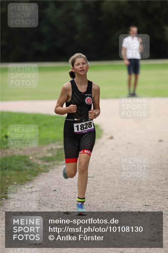 30.08.2026 - Elbe Triathlon Hamburg Antke Förster http://msf.ph/oto/10108130 30.08.2026 12:58:44 Laufen 1828 meine-sportfotos.de