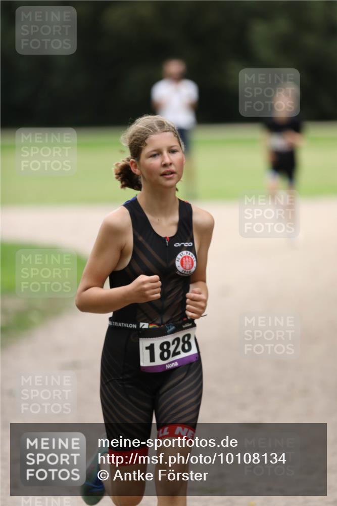 30.08.2026 - Elbe Triathlon Hamburg Antke Förster http://msf.ph/oto/10108134 30.08.2026 12:58:45 Laufen 1910, 1828 meine-sportfotos.de