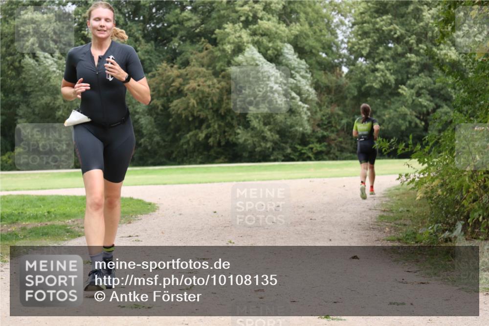 30.08.2026 - Elbe Triathlon Hamburg Antke Förster http://msf.ph/oto/10108135 30.08.2026 14:30:00 Laufen  meine-sportfotos.de