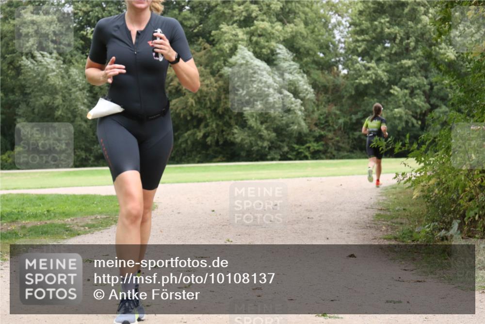 30.08.2026 - Elbe Triathlon Hamburg Antke Förster http://msf.ph/oto/10108137 30.08.2026 14:30:01 Laufen  meine-sportfotos.de