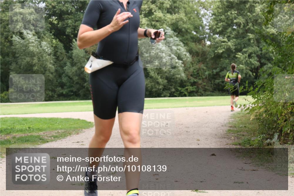 30.08.2026 - Elbe Triathlon Hamburg Antke Förster http://msf.ph/oto/10108139 30.08.2026 14:30:01 Laufen  meine-sportfotos.de