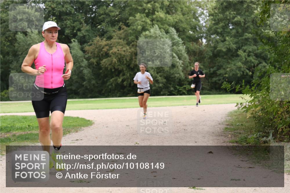 30.08.2026 - Elbe Triathlon Hamburg Antke Förster http://msf.ph/oto/10108149 30.08.2026 14:30:15 Laufen  meine-sportfotos.de