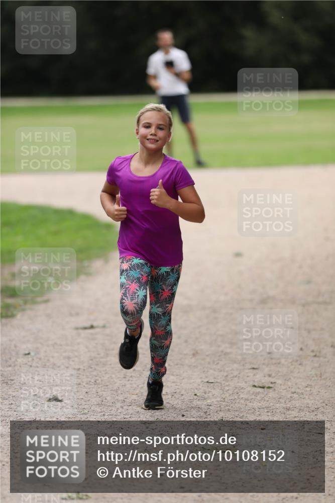 30.08.2026 - Elbe Triathlon Hamburg Antke Förster http://msf.ph/oto/10108152 30.08.2026 12:59:33 Laufen  meine-sportfotos.de