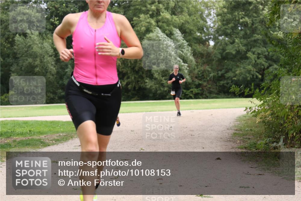 30.08.2026 - Elbe Triathlon Hamburg Antke Förster http://msf.ph/oto/10108153 30.08.2026 14:30:16 Laufen  meine-sportfotos.de