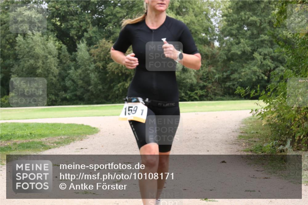 30.08.2026 - Elbe Triathlon Hamburg Antke Förster http://msf.ph/oto/10108171 30.08.2026 14:30:23 Laufen 159, 1 meine-sportfotos.de