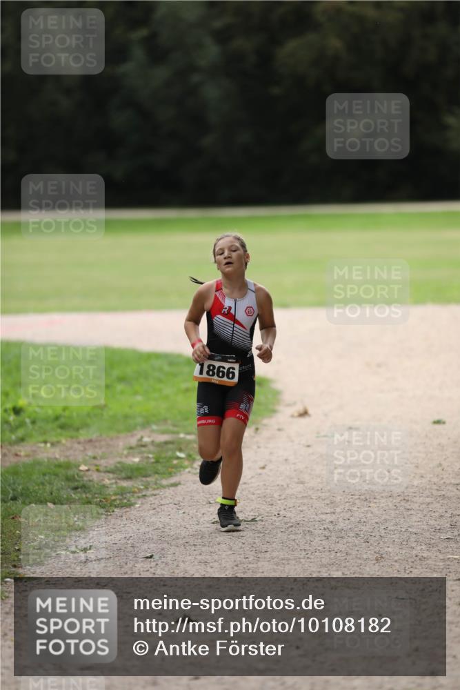 30.08.2026 - Elbe Triathlon Hamburg Antke Förster http://msf.ph/oto/10108182 30.08.2026 13:01:39 Laufen 1866 meine-sportfotos.de