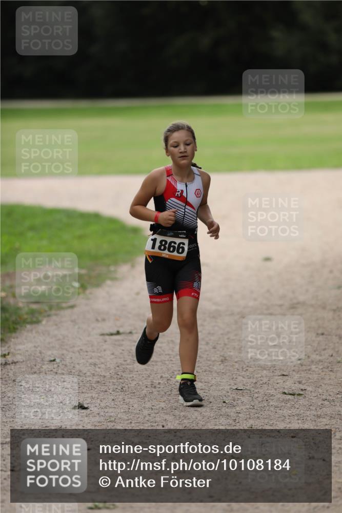 30.08.2026 - Elbe Triathlon Hamburg Antke Förster http://msf.ph/oto/10108184 30.08.2026 13:01:40 Laufen 1866 meine-sportfotos.de