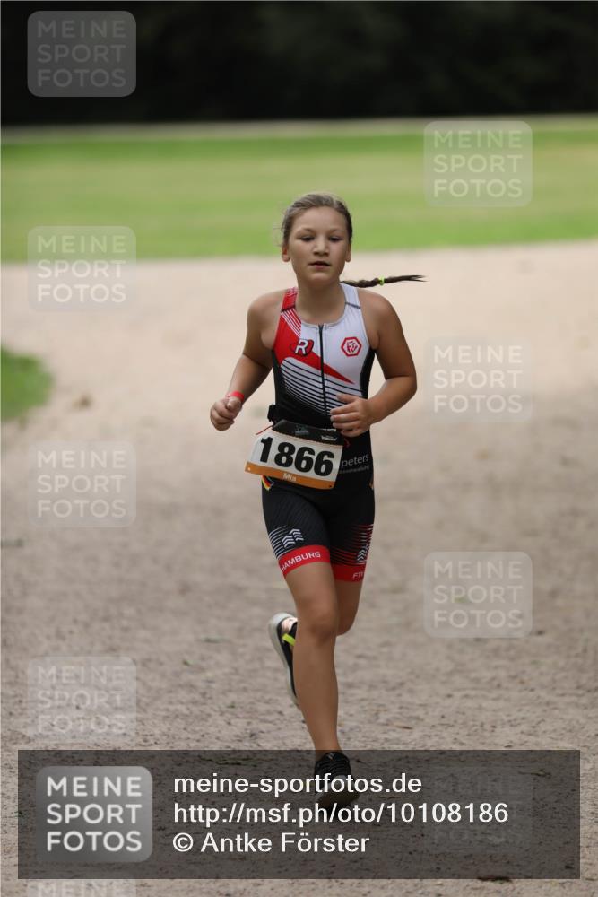 30.08.2026 - Elbe Triathlon Hamburg Antke Förster http://msf.ph/oto/10108186 30.08.2026 13:01:41 Laufen 1866 meine-sportfotos.de