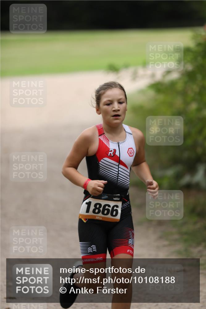 30.08.2026 - Elbe Triathlon Hamburg Antke Förster http://msf.ph/oto/10108188 30.08.2026 13:01:42 Laufen 1866 meine-sportfotos.de