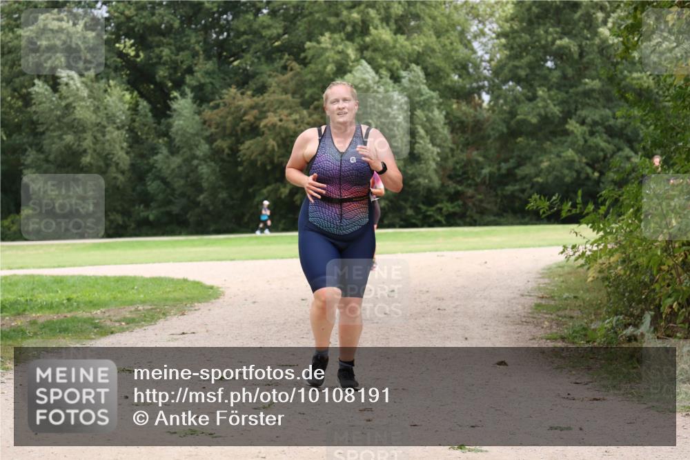 30.08.2026 - Elbe Triathlon Hamburg Antke Förster http://msf.ph/oto/10108191 30.08.2026 14:30:51 Laufen  meine-sportfotos.de