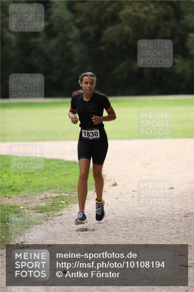 30.08.2026 - Elbe Triathlon Hamburg Antke Förster http://msf.ph/oto/10108194 30.08.2026 13:02:05 Laufen 1830 meine-sportfotos.de