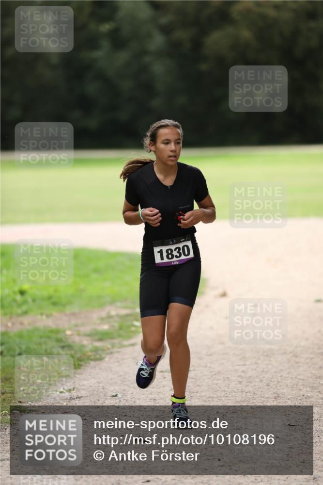 30.08.2026 - Elbe Triathlon Hamburg Antke Förster http://msf.ph/oto/10108196 30.08.2026 13:02:06 Laufen 1830 meine-sportfotos.de