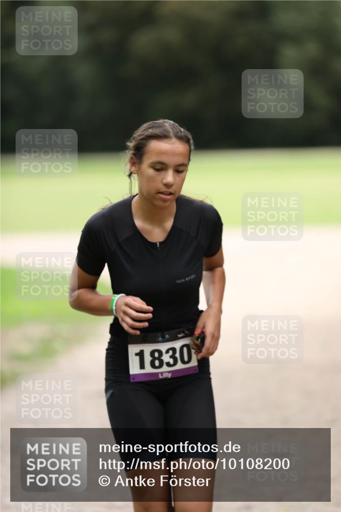 30.08.2026 - Elbe Triathlon Hamburg Antke Förster http://msf.ph/oto/10108200 30.08.2026 13:02:07 Laufen 1830 meine-sportfotos.de