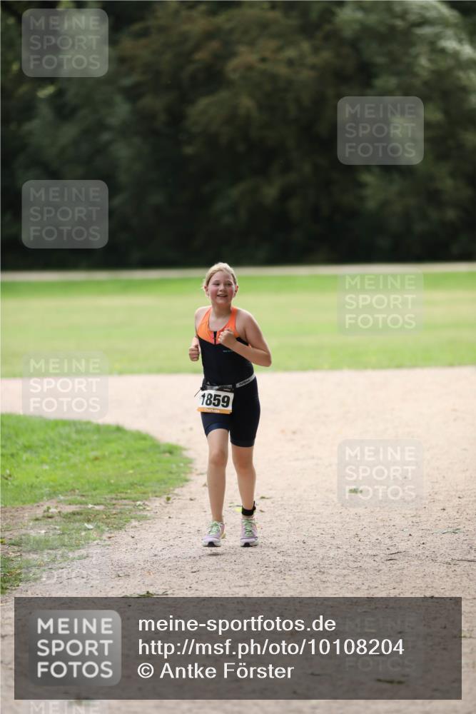 30.08.2026 - Elbe Triathlon Hamburg Antke Förster http://msf.ph/oto/10108204 30.08.2026 13:02:17 Laufen 1859 meine-sportfotos.de