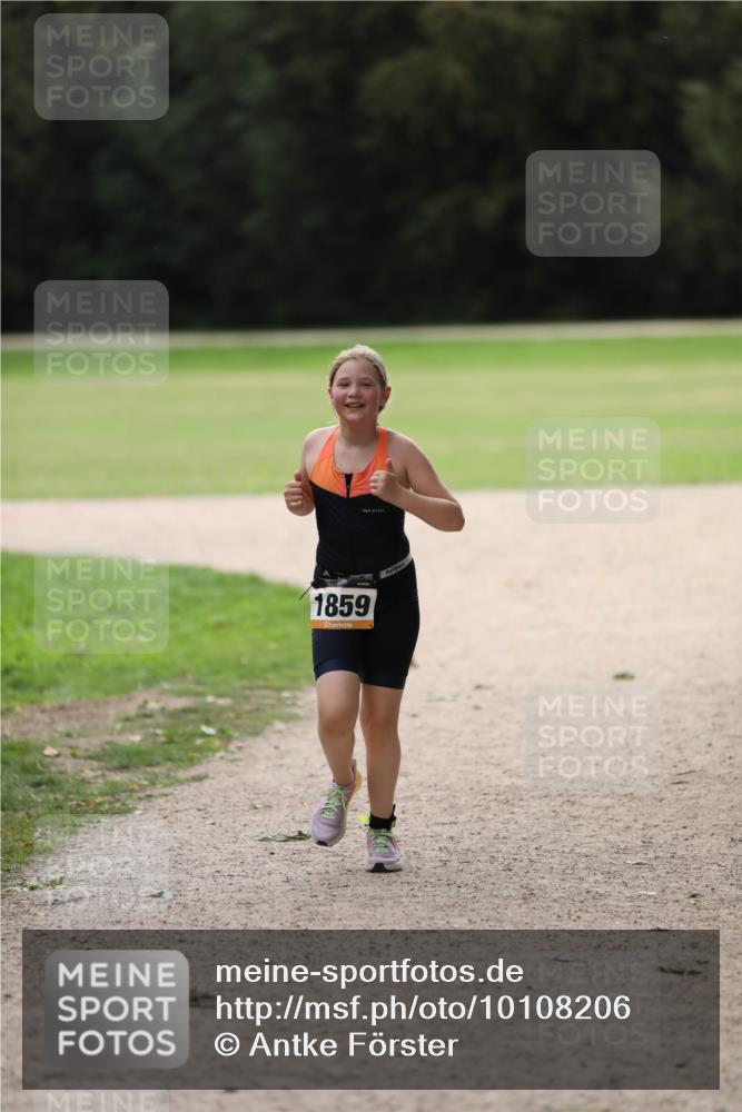 30.08.2026 - Elbe Triathlon Hamburg Antke Förster http://msf.ph/oto/10108206 30.08.2026 13:02:19 Laufen 1859 meine-sportfotos.de