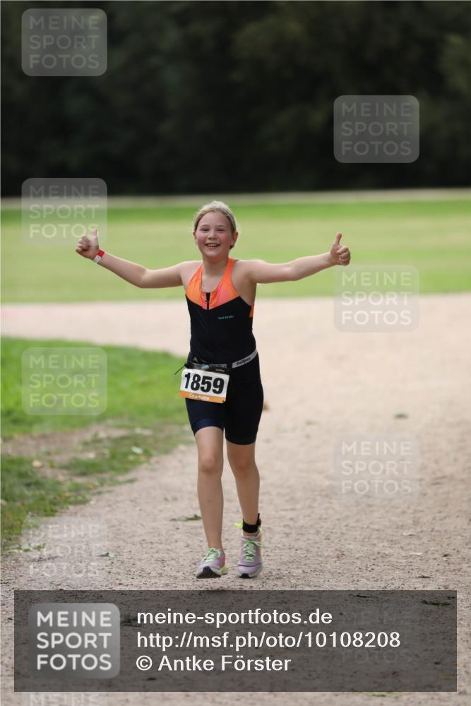 30.08.2026 - Elbe Triathlon Hamburg Antke Förster http://msf.ph/oto/10108208 30.08.2026 13:02:19 Laufen 1859 meine-sportfotos.de