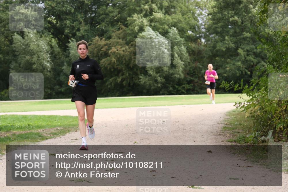 30.08.2026 - Elbe Triathlon Hamburg Antke Förster http://msf.ph/oto/10108211 30.08.2026 14:31:01 Laufen  meine-sportfotos.de