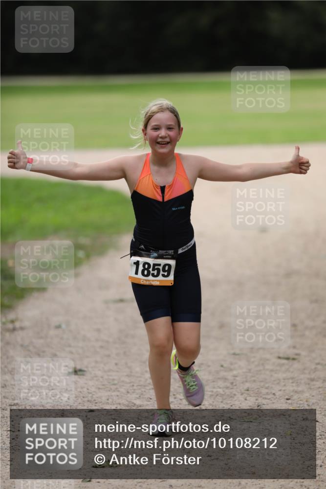30.08.2026 - Elbe Triathlon Hamburg Antke Förster http://msf.ph/oto/10108212 30.08.2026 13:02:21 Laufen 1859 meine-sportfotos.de