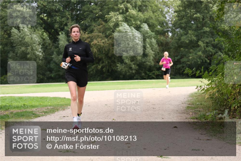 30.08.2026 - Elbe Triathlon Hamburg Antke Förster http://msf.ph/oto/10108213 30.08.2026 14:31:01 Laufen  meine-sportfotos.de