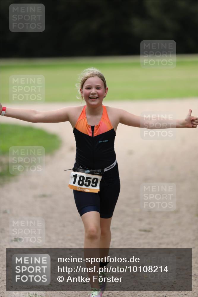 30.08.2026 - Elbe Triathlon Hamburg Antke Förster http://msf.ph/oto/10108214 30.08.2026 13:02:21 Laufen 1859 meine-sportfotos.de