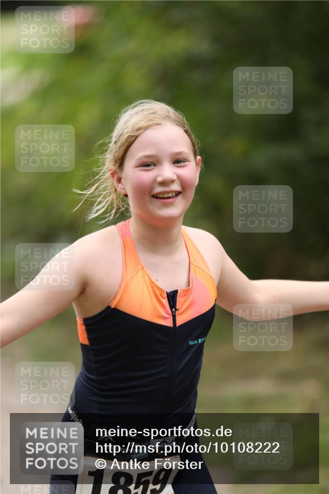 30.08.2026 - Elbe Triathlon Hamburg Antke Förster http://msf.ph/oto/10108222 30.08.2026 13:02:24 Laufen 1859 meine-sportfotos.de