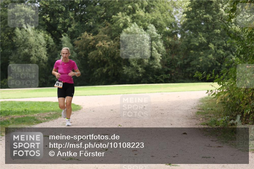 30.08.2026 - Elbe Triathlon Hamburg Antke Förster http://msf.ph/oto/10108223 30.08.2026 14:31:07 Laufen 451 meine-sportfotos.de
