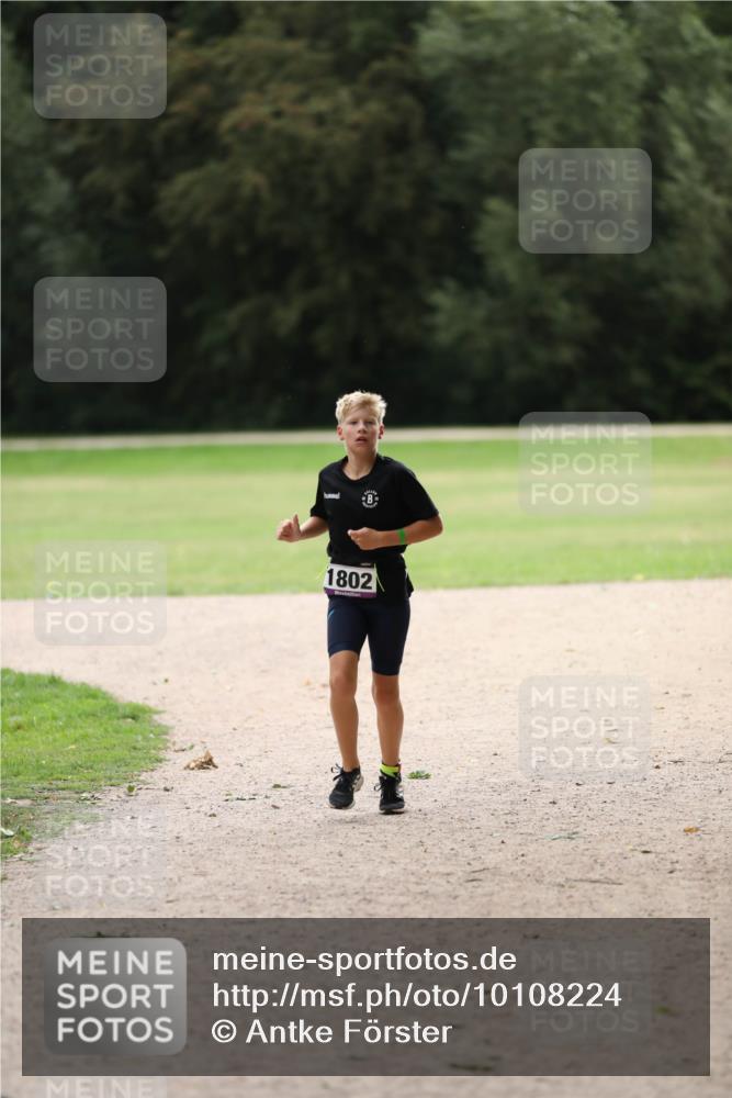 30.08.2026 - Elbe Triathlon Hamburg Antke Förster http://msf.ph/oto/10108224 30.08.2026 13:02:36 Laufen 1802 meine-sportfotos.de