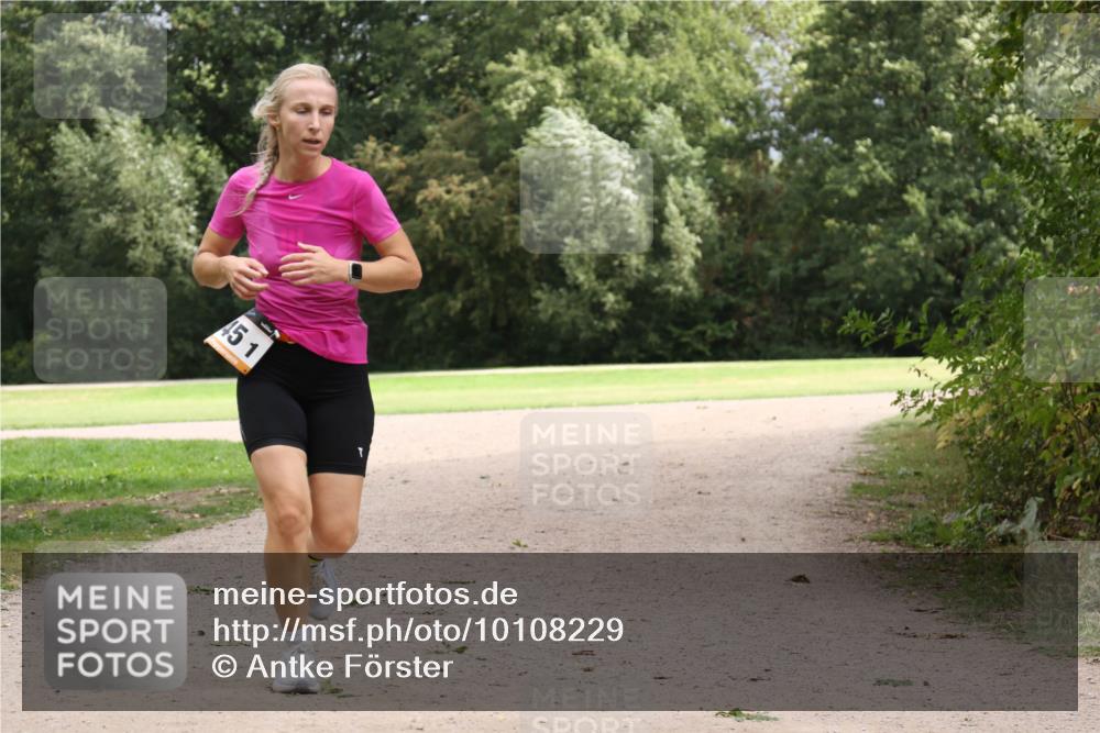 30.08.2026 - Elbe Triathlon Hamburg Antke Förster http://msf.ph/oto/10108229 30.08.2026 14:31:10 Laufen 45, 1 meine-sportfotos.de