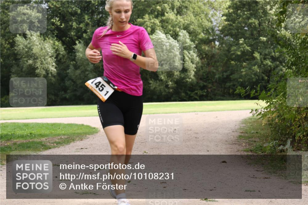 30.08.2026 - Elbe Triathlon Hamburg Antke Förster http://msf.ph/oto/10108231 30.08.2026 14:31:10 Laufen 451 meine-sportfotos.de