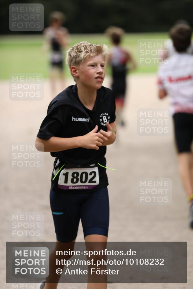 30.08.2026 - Elbe Triathlon Hamburg Antke Förster http://msf.ph/oto/10108232 30.08.2026 13:02:39 Laufen 1802 meine-sportfotos.de