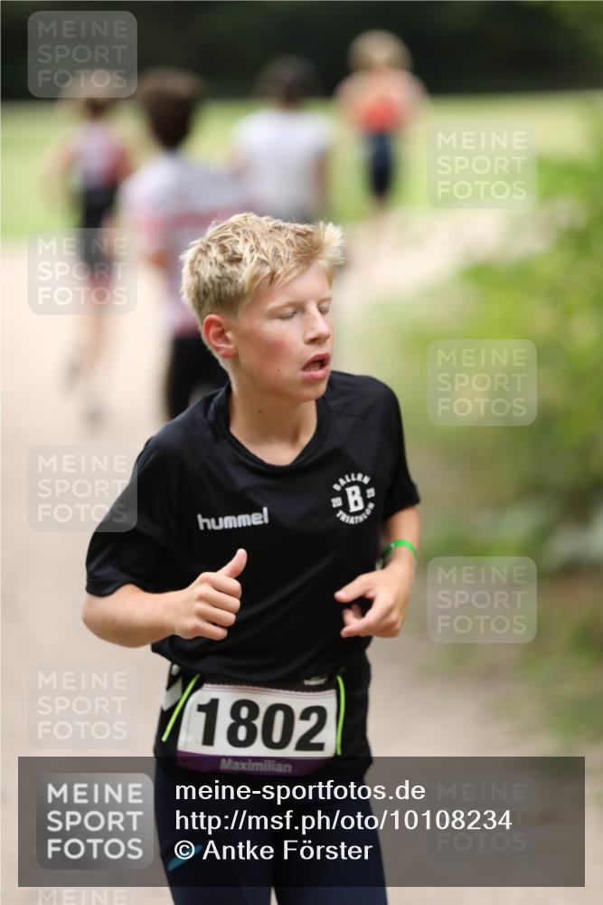 30.08.2026 - Elbe Triathlon Hamburg Antke Förster http://msf.ph/oto/10108234 30.08.2026 13:02:39 Laufen 1802 meine-sportfotos.de