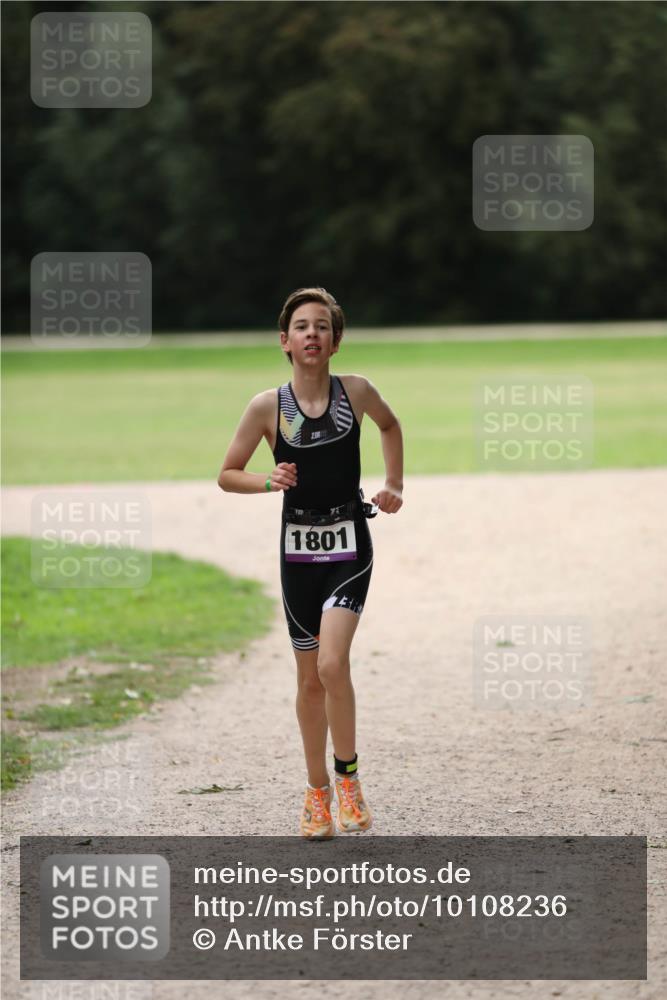 30.08.2026 - Elbe Triathlon Hamburg Antke Förster http://msf.ph/oto/10108236 30.08.2026 13:02:43 Laufen 1801 meine-sportfotos.de