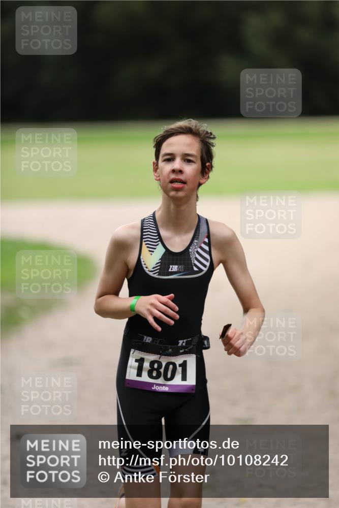 30.08.2026 - Elbe Triathlon Hamburg Antke Förster http://msf.ph/oto/10108242 30.08.2026 13:02:45 Laufen 3, 1801 meine-sportfotos.de