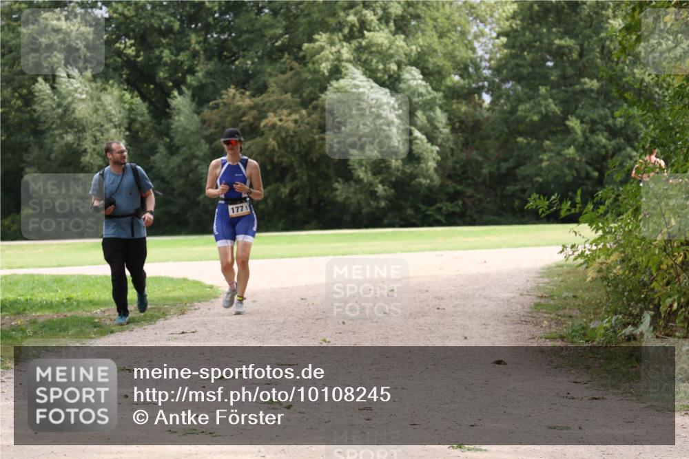 30.08.2026 - Elbe Triathlon Hamburg Antke Förster http://msf.ph/oto/10108245 30.08.2026 14:31:43 Laufen 1771 meine-sportfotos.de