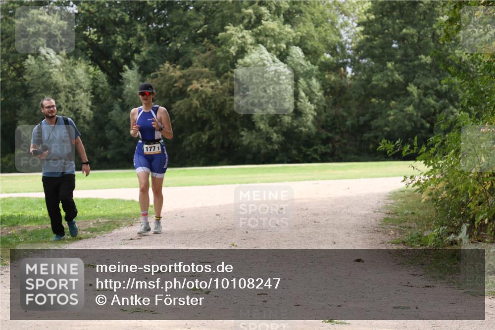 30.08.2026 - Elbe Triathlon Hamburg Antke Förster http://msf.ph/oto/10108247 30.08.2026 14:31:43 Laufen 1771 meine-sportfotos.de