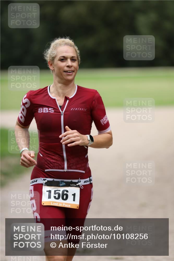 30.08.2026 - Elbe Triathlon Hamburg Antke Förster http://msf.ph/oto/10108256 30.08.2026 14:23:04 Laufen 235, 35, 1561 meine-sportfotos.de