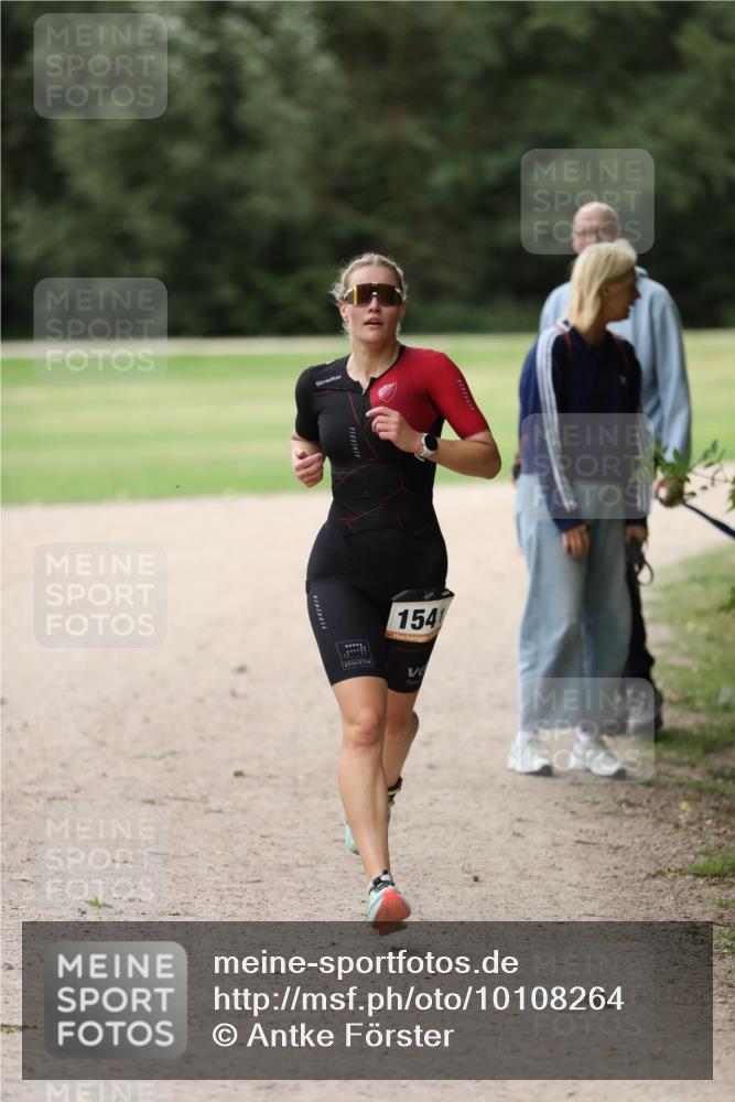 30.08.2026 - Elbe Triathlon Hamburg Antke Förster http://msf.ph/oto/10108264 30.08.2026 14:23:16 Laufen 154 meine-sportfotos.de
