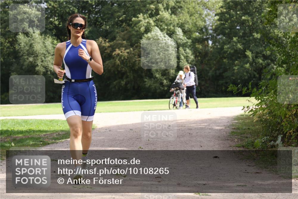 30.08.2026 - Elbe Triathlon Hamburg Antke Förster http://msf.ph/oto/10108265 30.08.2026 14:32:41 Laufen  meine-sportfotos.de