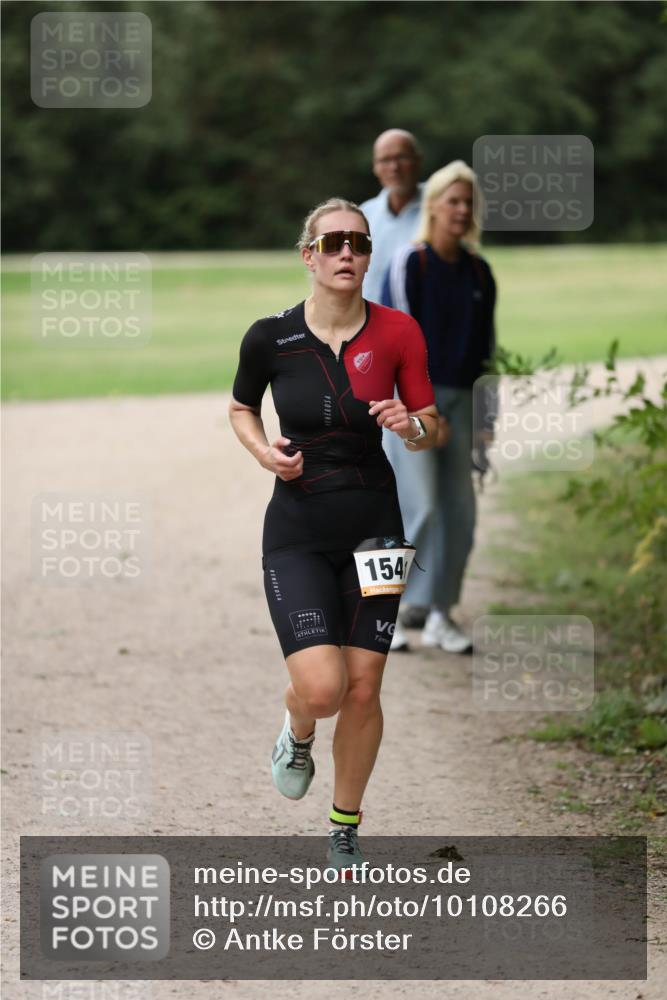 30.08.2026 - Elbe Triathlon Hamburg Antke Förster http://msf.ph/oto/10108266 30.08.2026 14:23:17 Laufen 154 meine-sportfotos.de