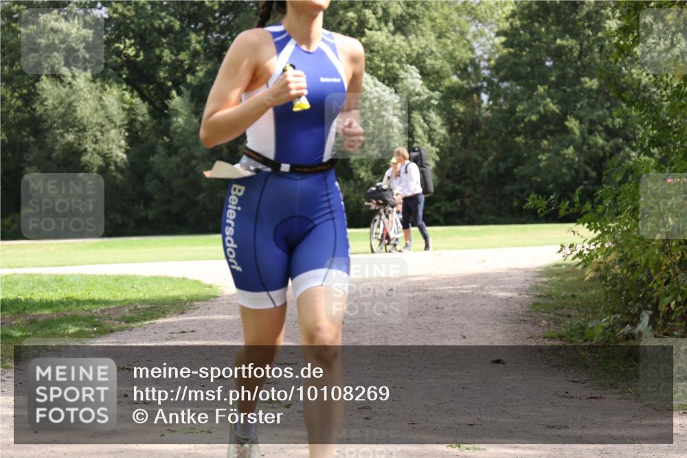 30.08.2026 - Elbe Triathlon Hamburg Antke Förster http://msf.ph/oto/10108269 30.08.2026 14:32:43 Laufen  meine-sportfotos.de