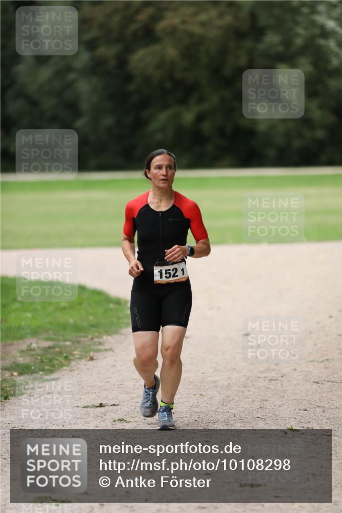 30.08.2026 - Elbe Triathlon Hamburg Antke Förster http://msf.ph/oto/10108298 30.08.2026 14:24:40 Laufen 1521 meine-sportfotos.de